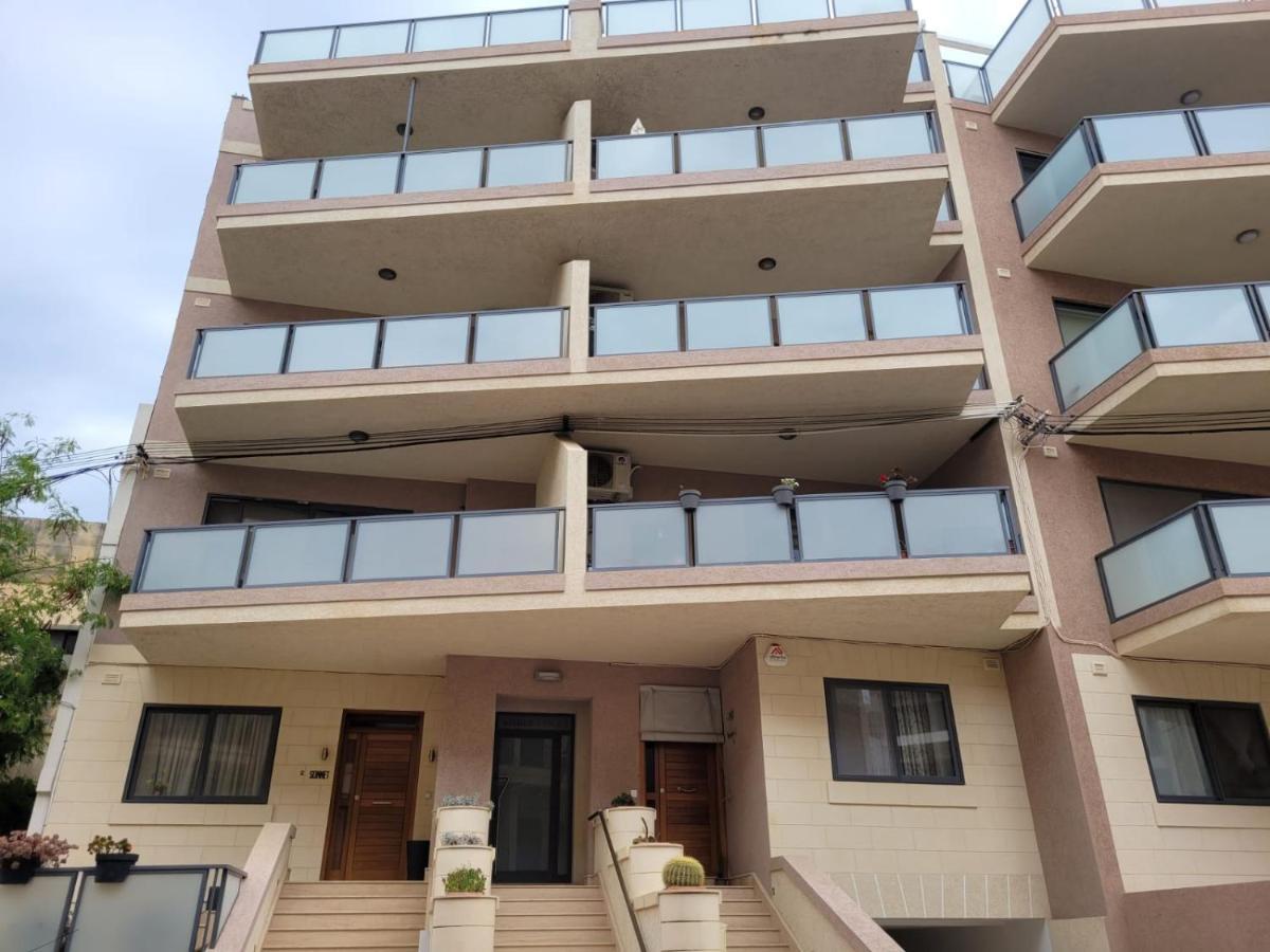 Large Apartment In Marsascala. Sleeps 6 Marsaskala Exterior photo
