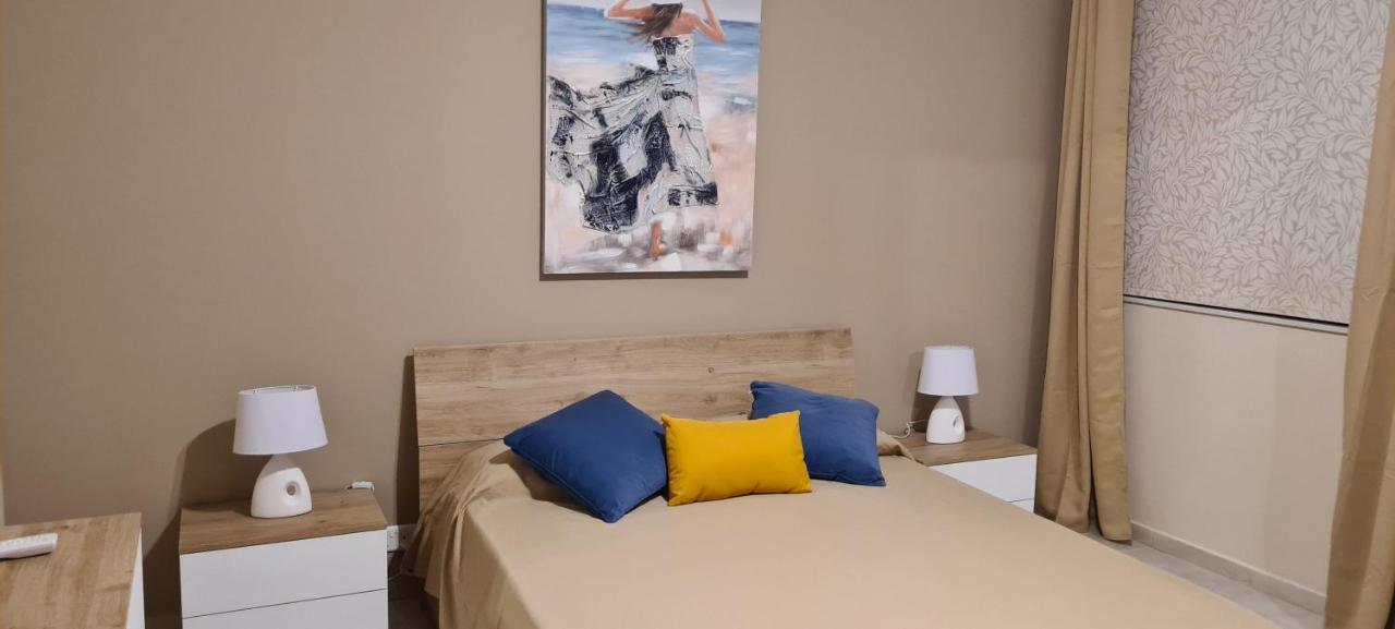 Large Apartment In Marsascala. Sleeps 6 Marsaskala Exterior photo
