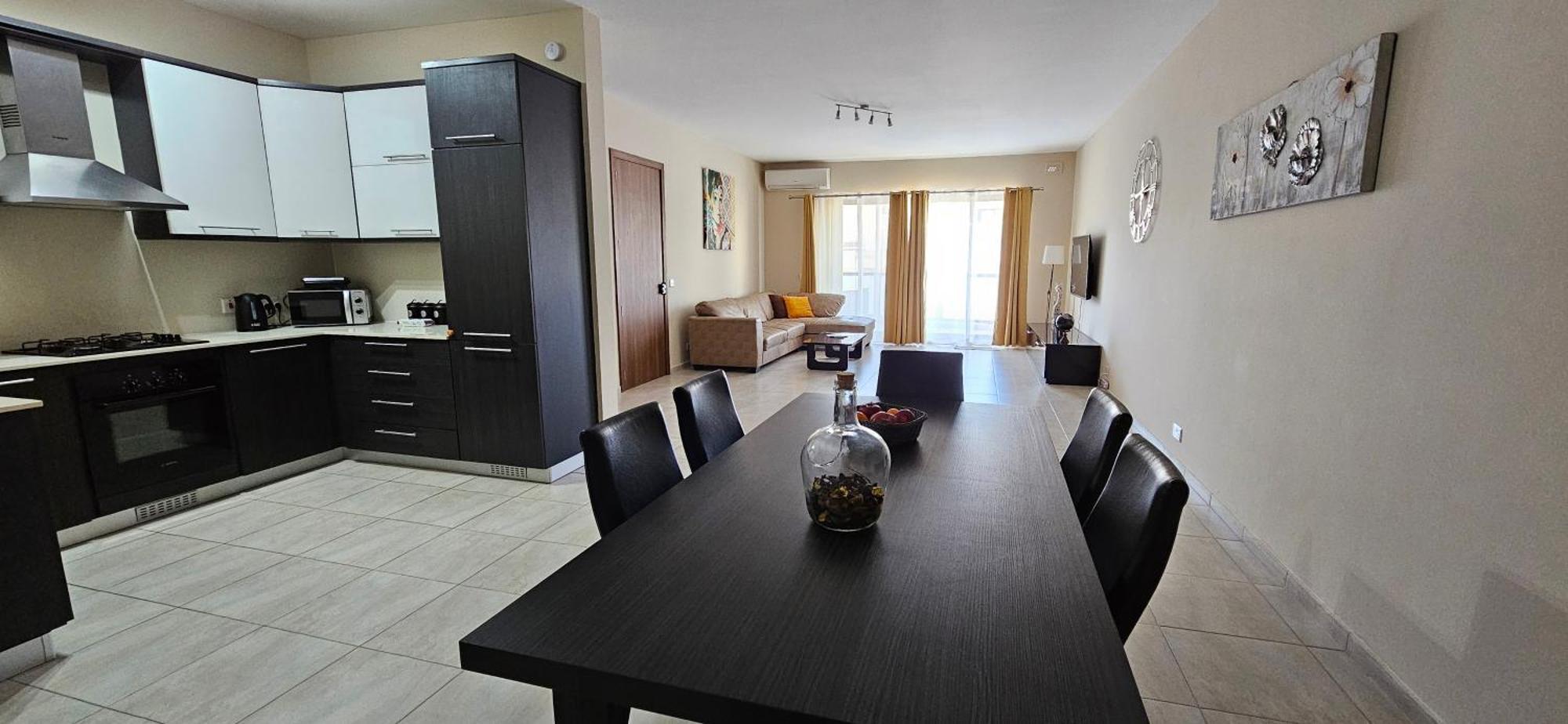 Large Apartment In Marsascala. Sleeps 6 Marsaskala Exterior photo